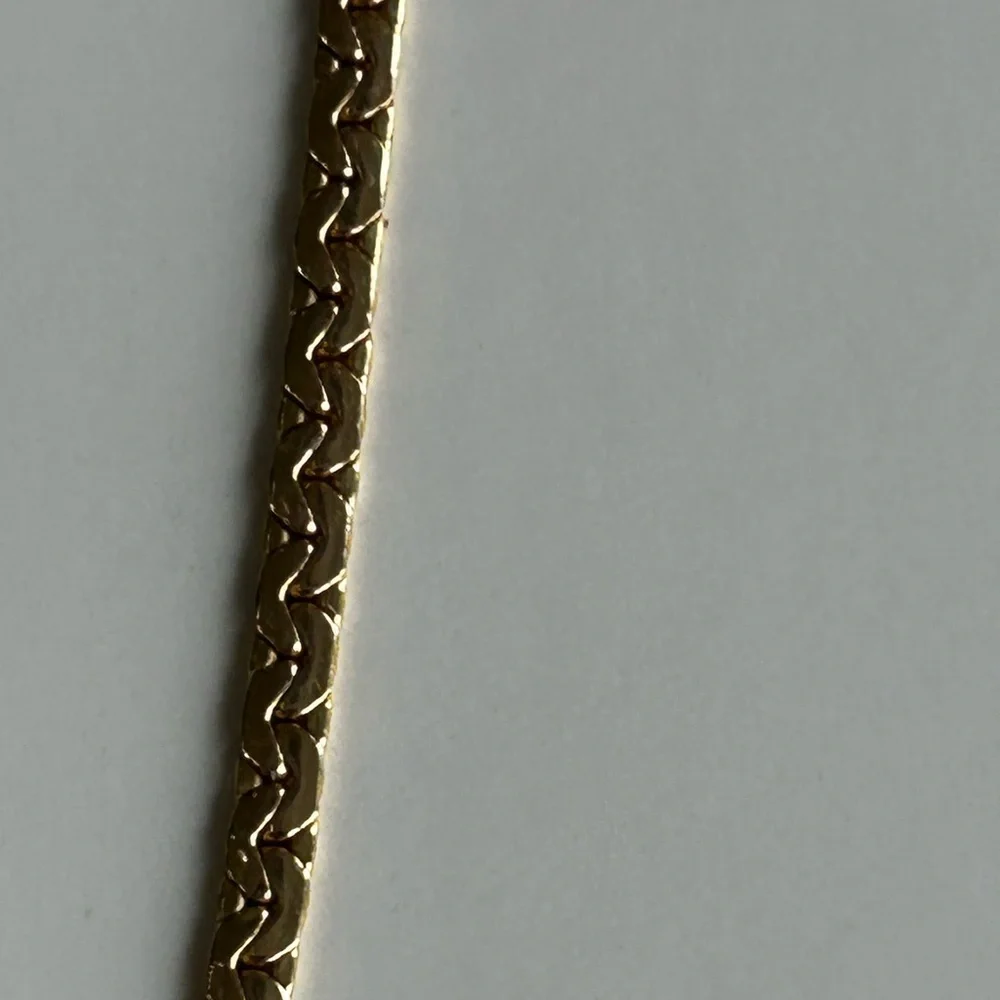 N/A elegant gold